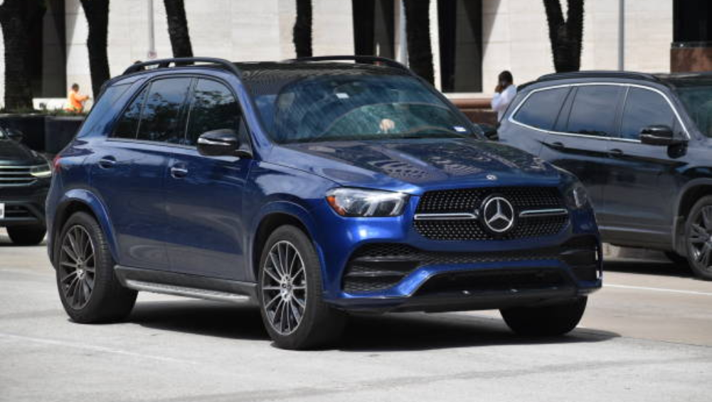 Mercedes 5 seats G-Class for rent 